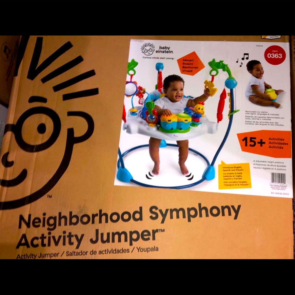 Baby bouncer / activity jumper